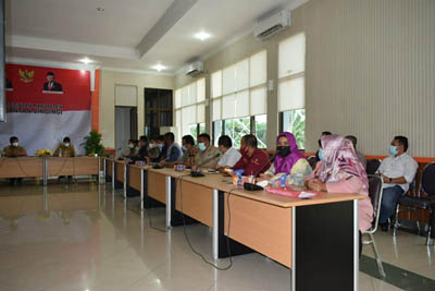 Di Sela Rapat Covid, Bupati Andi Putra Imbau Perusahaan Peduli Masyarakat